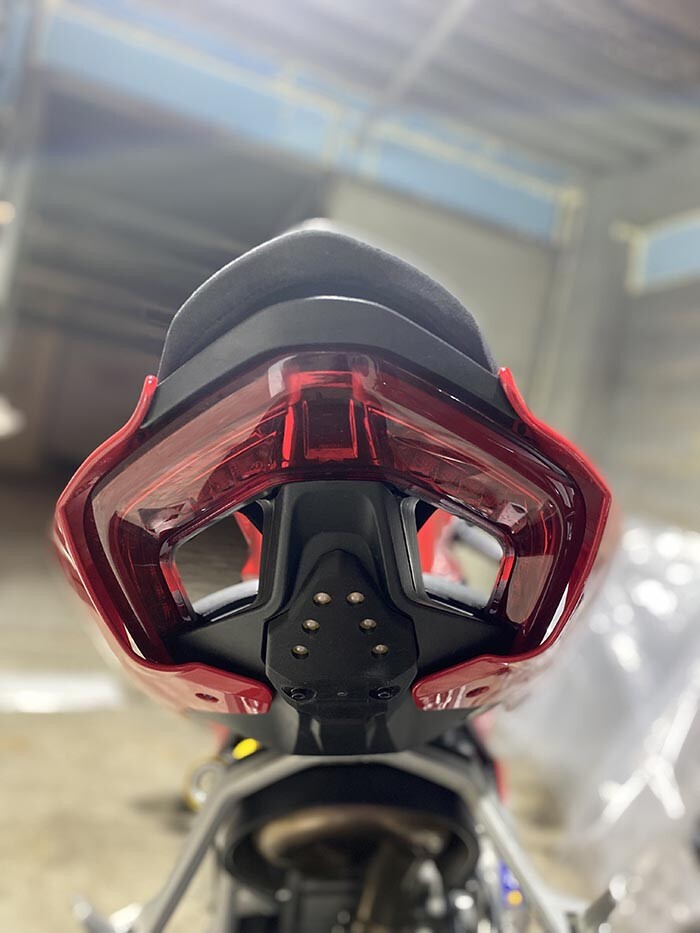 3D model of a cap with turn signals for Ducati Panigale